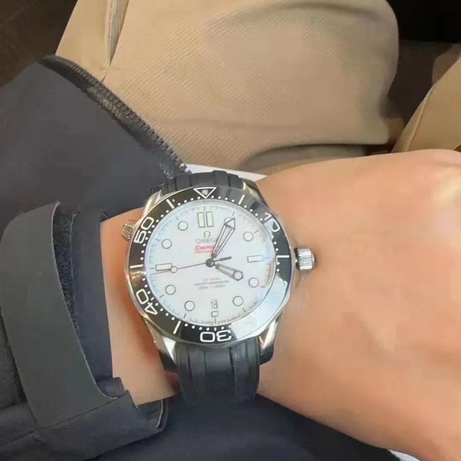 Omega Seamaster Seamaster Diver 300M 42mm White Dial 42mm White Men Automatic