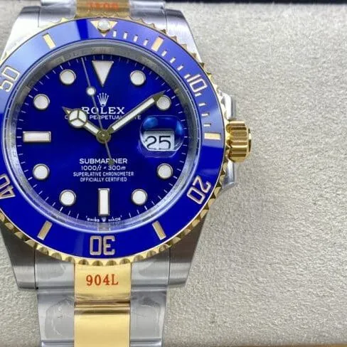 VS Factorytop-tier replicaRolex gold and blue Submariner 41mm new shell type genuine open mold men's mechanical watch front view