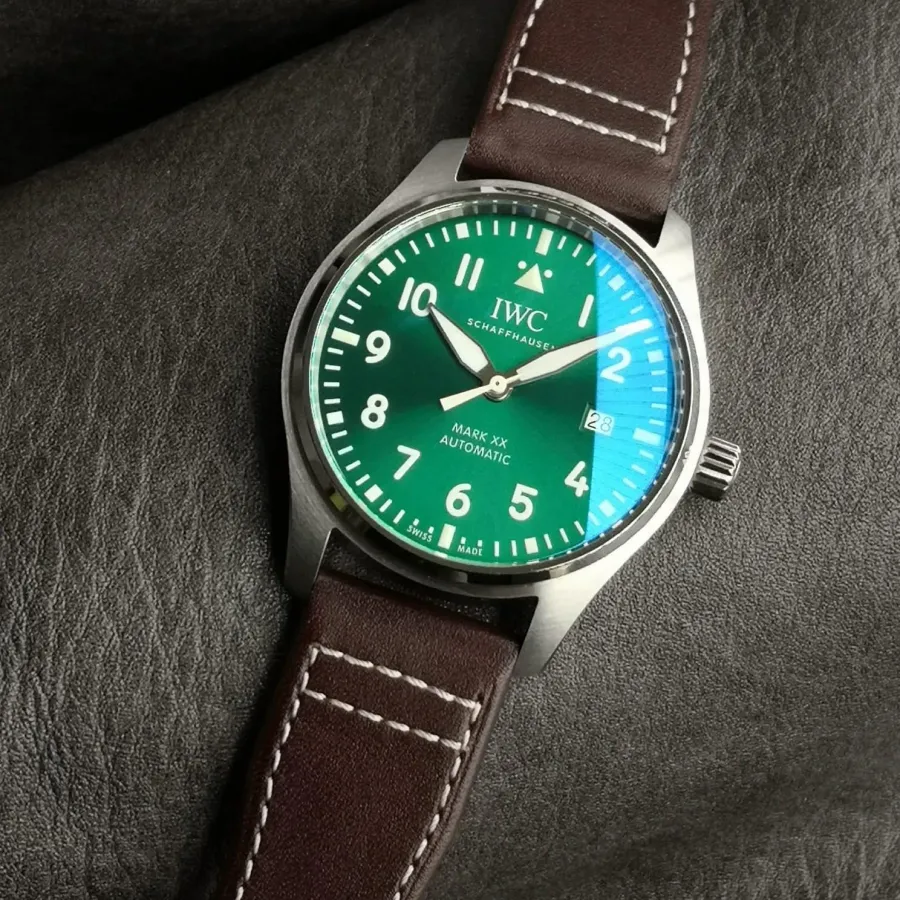 IWC ceiling watch, v7 pilot watch, front live photo