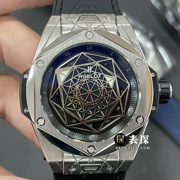 Hublotreplica ceiling,WWF Big Bangreplica watch,front view