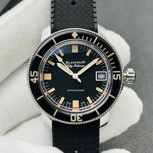 It's a shame to wear a watch