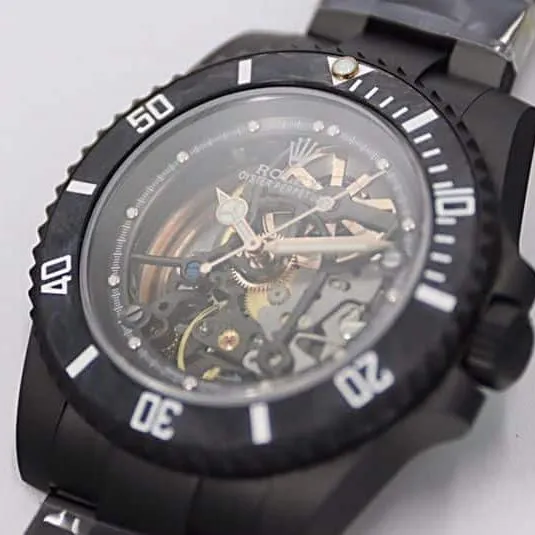 Rolexreplica watch SUBSubmariner back diamond customized version watch front view