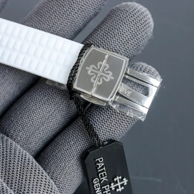 High-quality replicaTW, a major manufacturer, launches Patek Philippe women's mechanical series full-diamond white dial watch side view