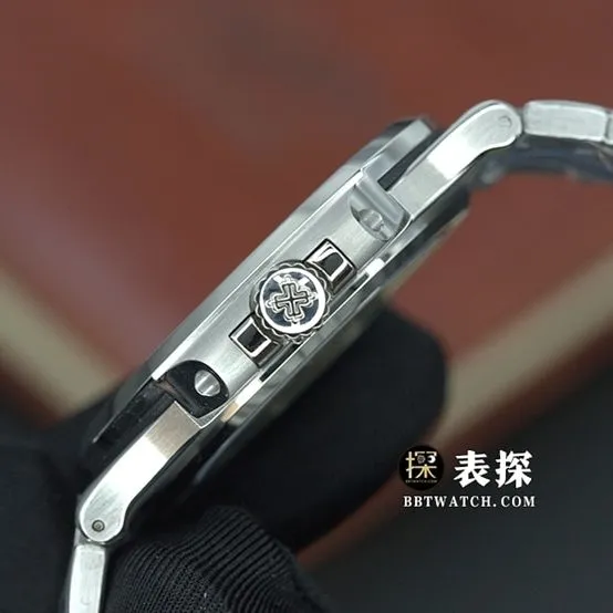PPF sporty and elegant Patek Philippe1:1replica watch lume silver white dialsteel bracelet model 5711/1A-011caseback live photo