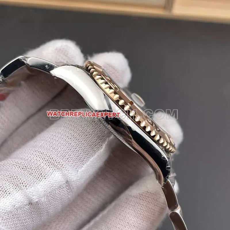 VSRolex Yacht-Master chocolate plate gold steel bracelet model 126621front live photo