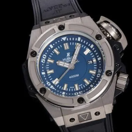 top-tier watch Hublot HUBLOTtitanium case king supreme lumeblue dial1400automatic men's mechanical watch front view