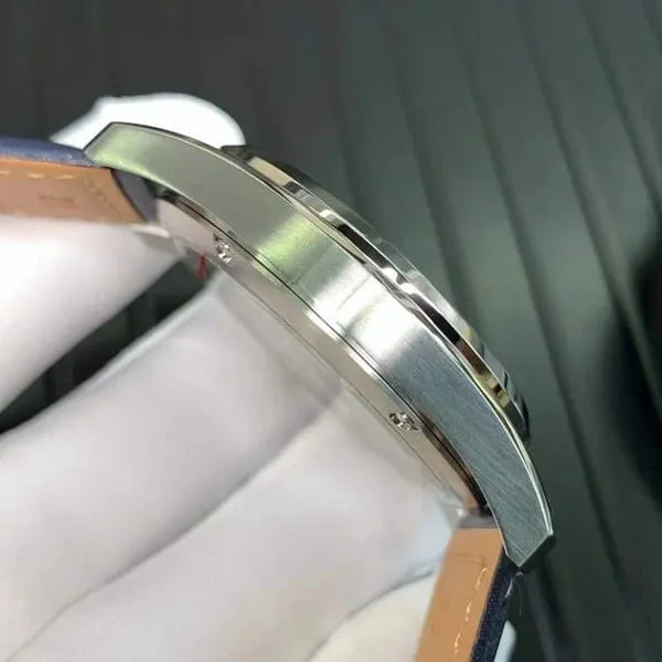 high-quality replicaLongines watch pioneer series five-star admiral blue dial mechanical watch side view