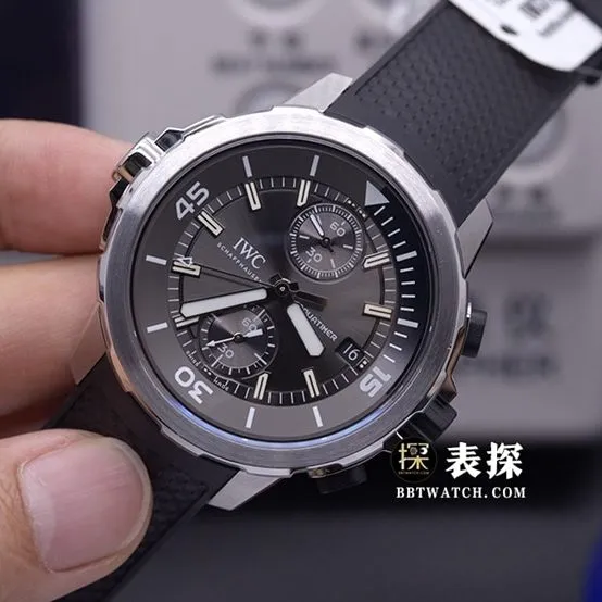 BT factory marine timepiece IWC1:1replica watch lume gray panda dial rubber model IW379506 wearing live photos