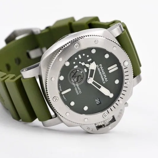 VS Factory2020 Paneraireplica new product PAM1055 watch 42MM Green Sea Soul back cover picture