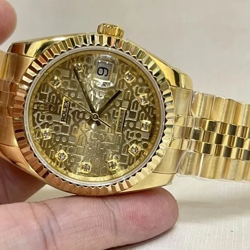 top-tier replicaRolexsuper watch men's gold plate gold band Datejust series watch front view