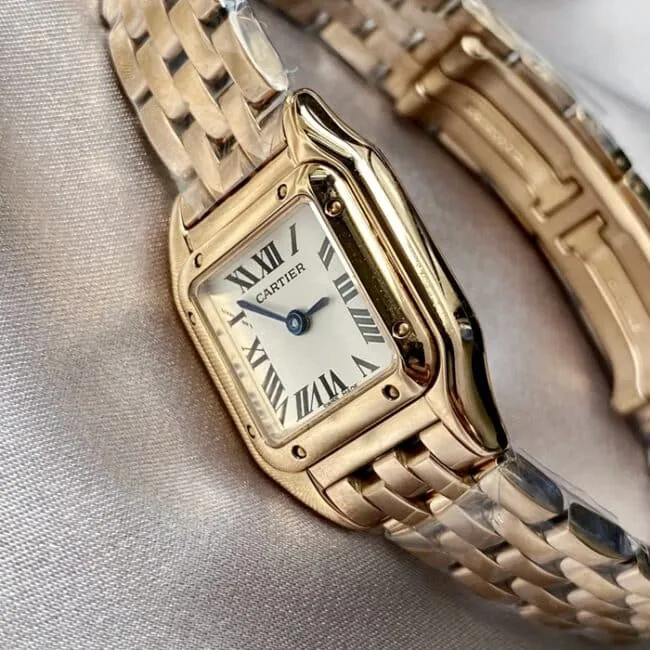 top-tier watch Cartier women's white dial gold steel bracelet cheetah series watch back cover picture