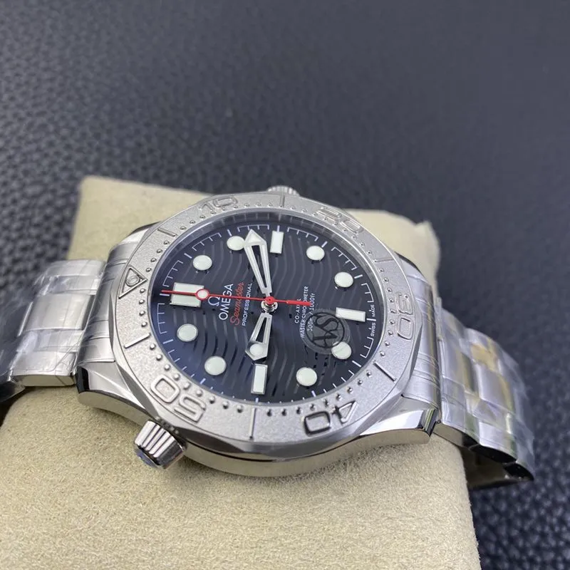 Omegahigh-quality watch Seamaster yacht 300-meter series tribute to the blue diving watch front view