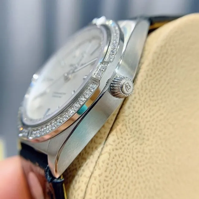 Breitlingtop-tier watch Nanhai capsule series fully automatic movementleather strap women's white dial black belt lume picture