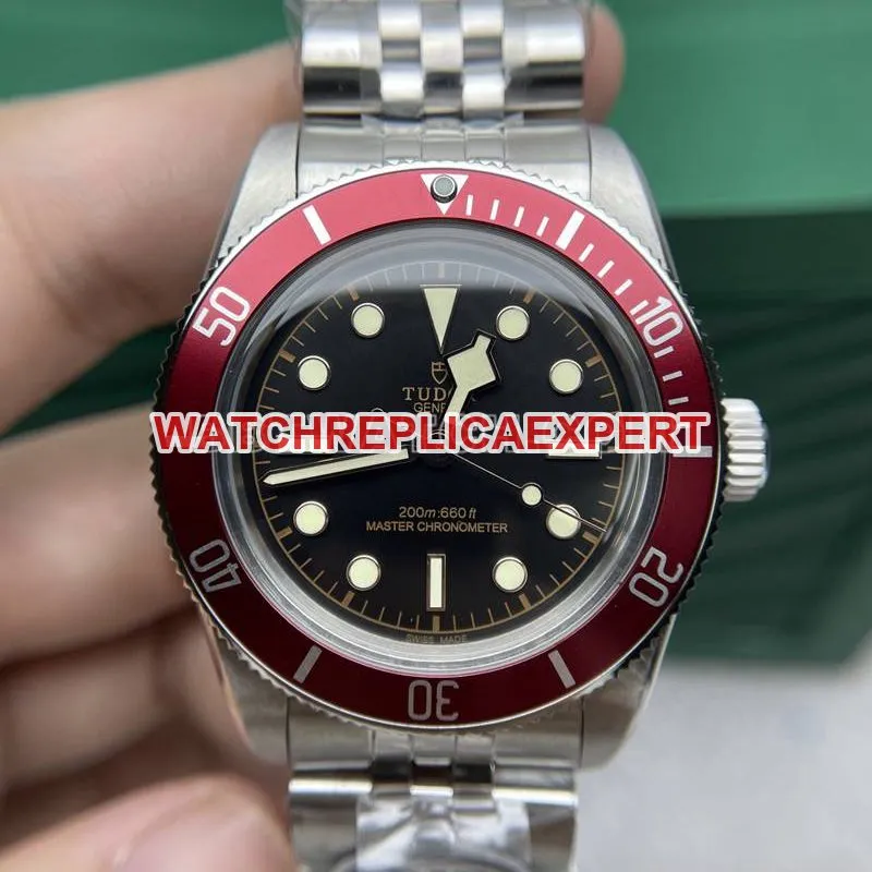 Tudor watch DIF factory Biwan 41mm small red shield mechanical steel bracelet model front live photo
