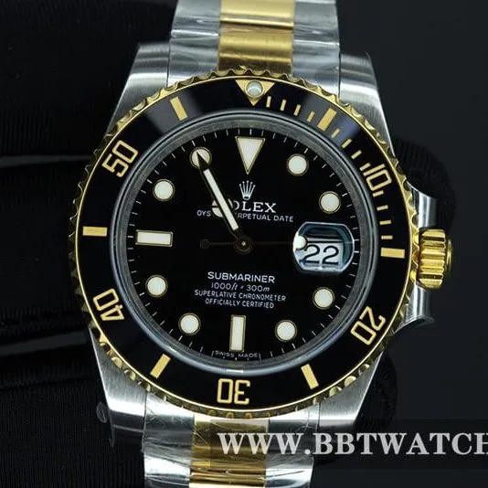VS FactoryRolex intergold Black Submariner 40 diameter 3135 movementtop-tier watch front view