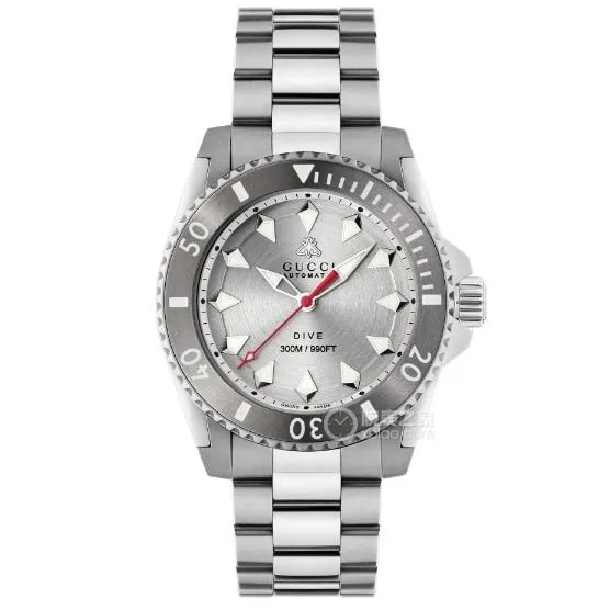 Gucci top-tier replica2024 new silver white dialsteel bracelet model YA136354front live photo
