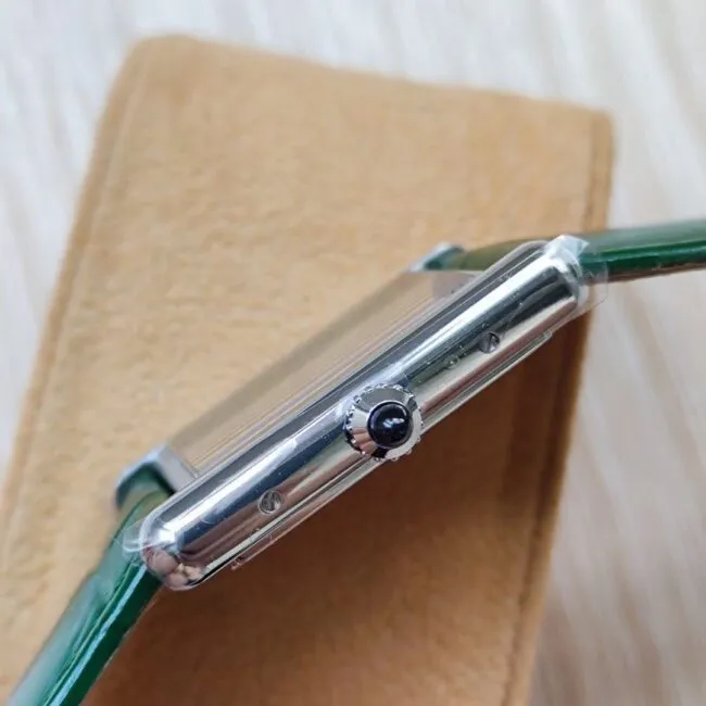 top-tiersuper clonek11Cartier's model of elegant style, front view of couple's watch