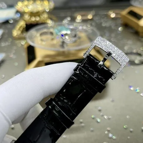 Top-tier watch Van Cleef & Arpels ladies blue dial black belt fairy series leather strap watch side view