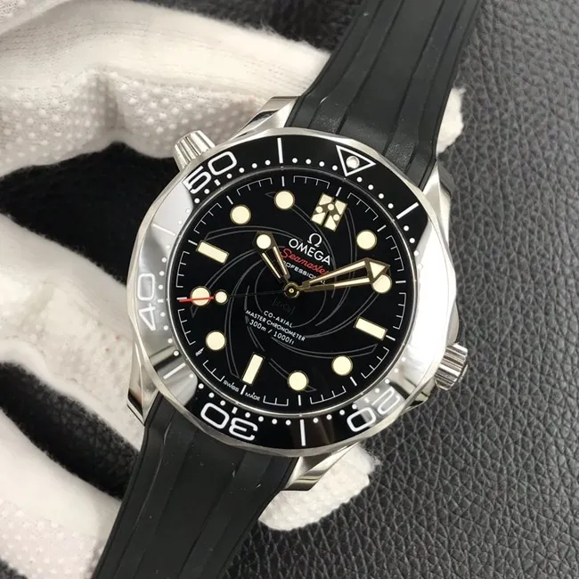 OR factory top-tier replicaOmegaSeamaster 300m men's black dialrubber strap42mm watch front view