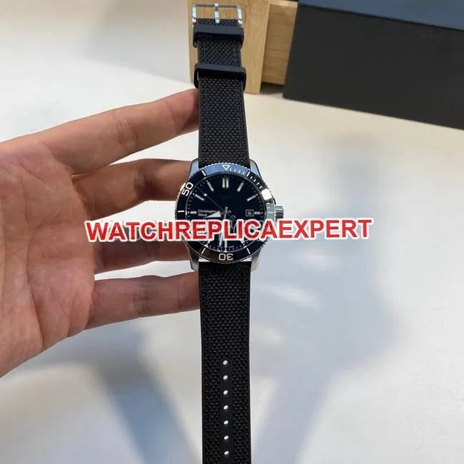 top-tier watch christopher ward black dial rubber braceletfront live photo