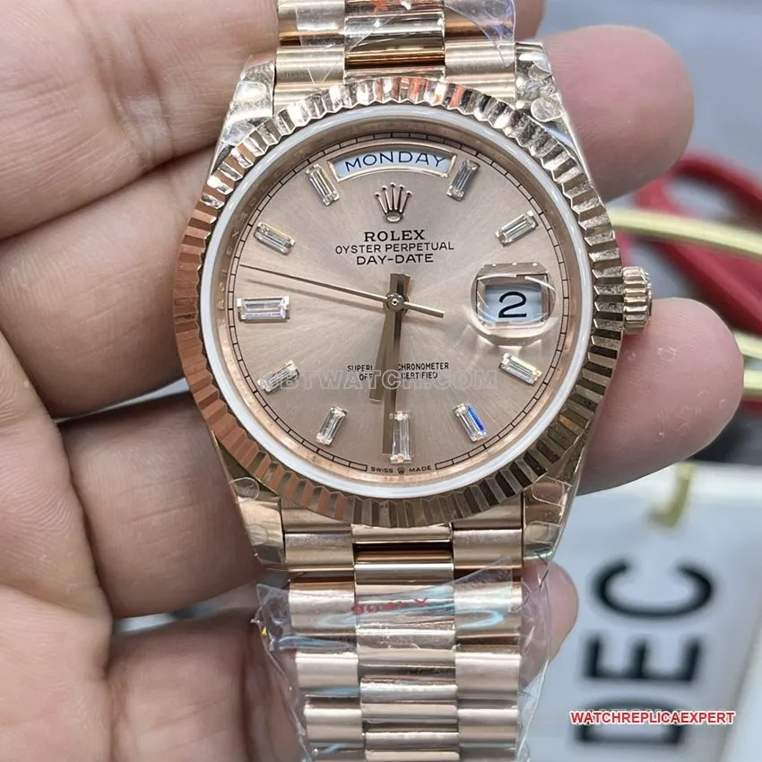 GM FactoryRolexDay-Date type top-tier 1:1high-quality replicarose gold disc front live photo