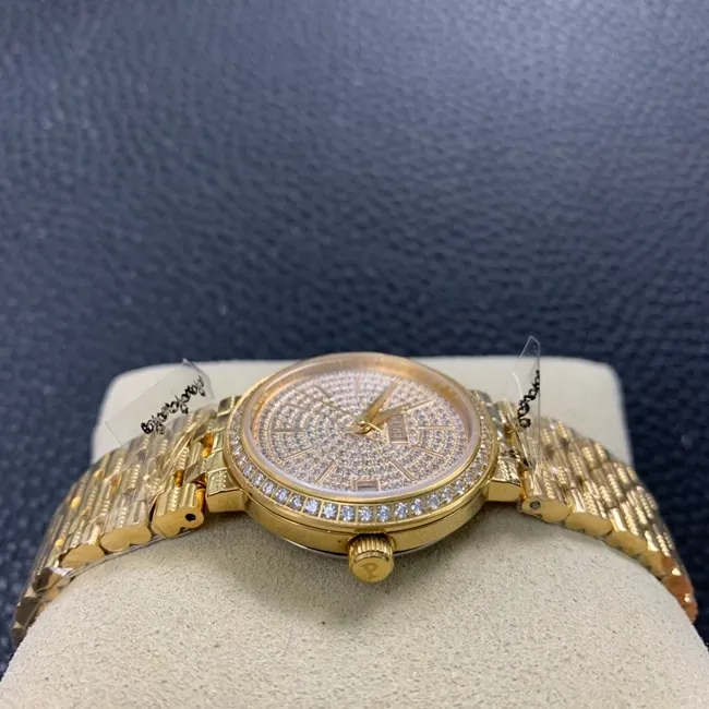 top-tier watch Piaget gold plate gold steel braceletquartz watch front view