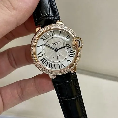 top-tier watch Cartier men's white dial black belt 18Krose gold South African real diamond leather strap mechanical watch front view