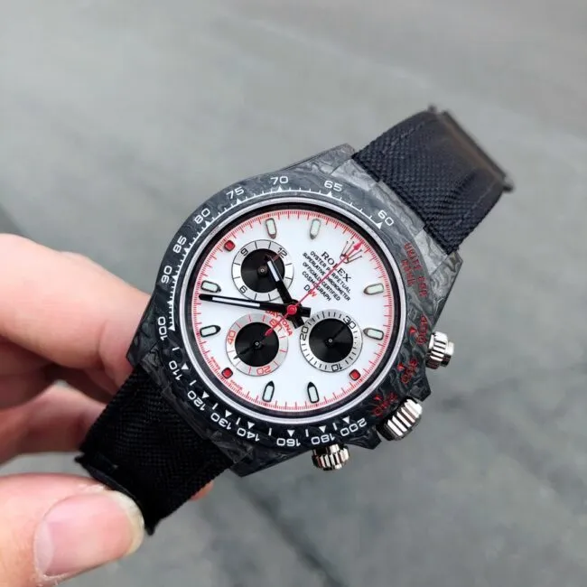 TW factory top-tier watch Rolex universe chronograph Daytona series carbon fiber customized version black dial white background men's watch clasp picture