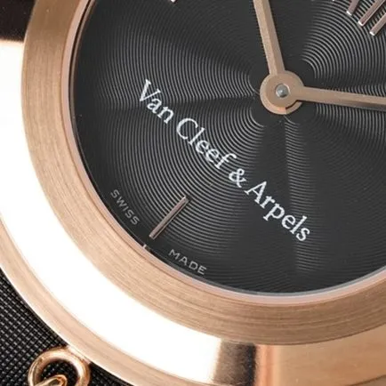 top-tier Van Cleef & Arpels women's black dial black belt Charms Goldquartz watch detail shots