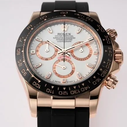 top-tier Rolex men's white dial black rubber strap Cosmograph Daytona automatic movement watch front view