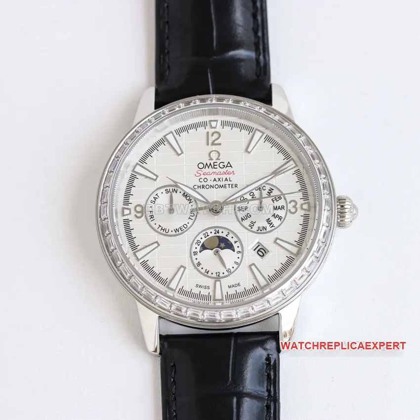 OmegaSeamastertop-tier 1:1high-quality white black dialleather strap model 210.30.42.20.01.021front live photo