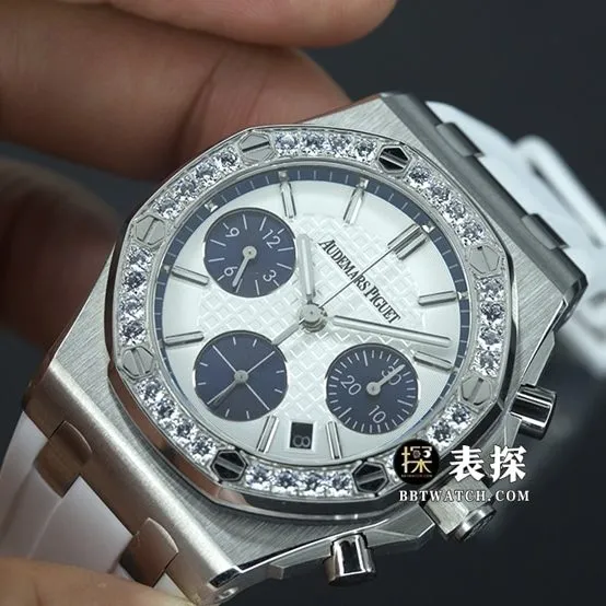 Audemars PiguetRoyal Oak Offshore watch ladies silver panda disc rubber model pictures and price weight live photos