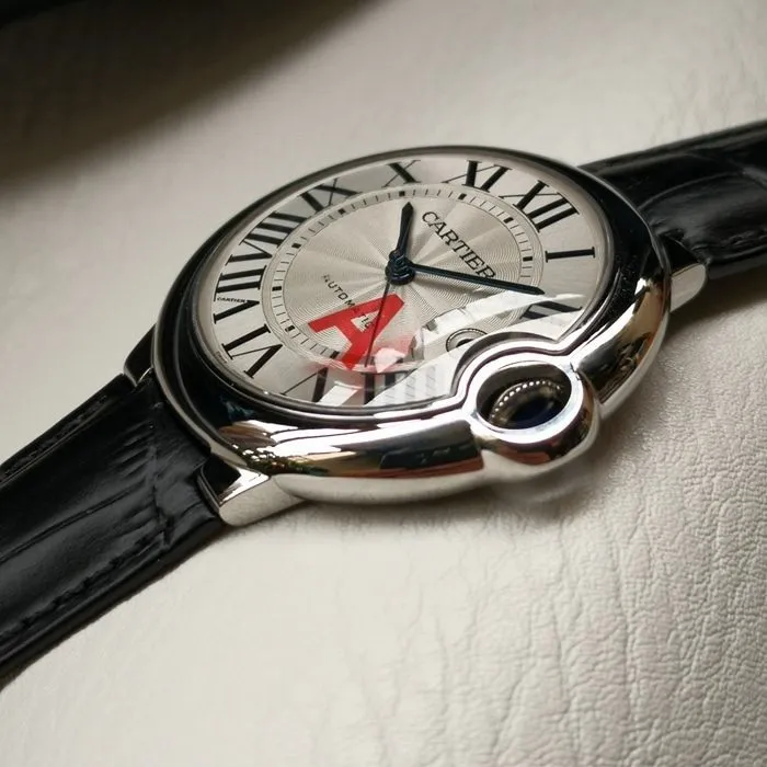 top-tier watch Cartier men's white dial blue balloon series leather strap watch back cover picture