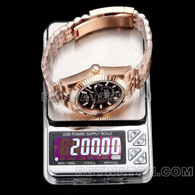 collectible watch AR+ factory Rolex Navigator brown dial mechanical rose gold steel braceletfront live photo