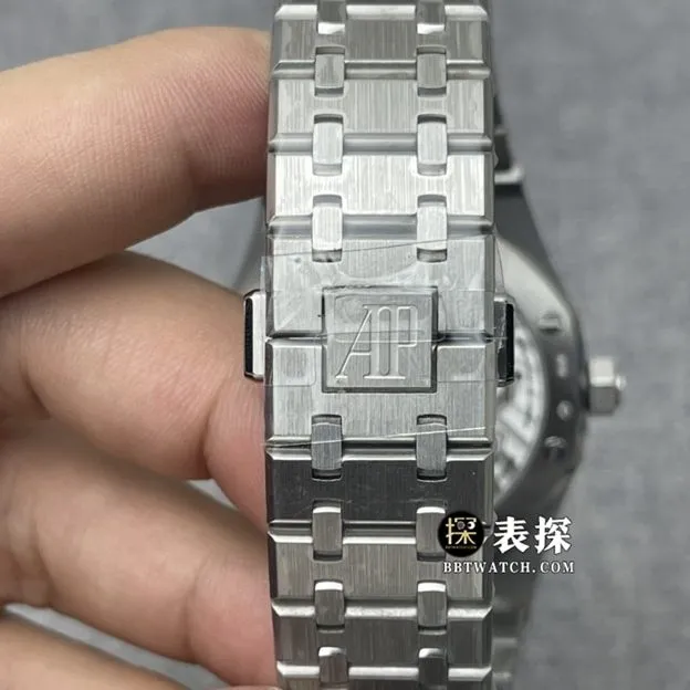 R8 factory Audemars PiguetRoyal Oak1:1top-tier watch men's smoked blue dial gradient sapphire crystalsteel bracelet model pictures and prices side live photo