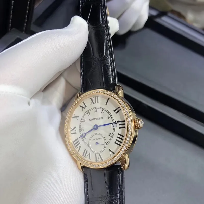 Side view of Cartier London series 18K gold set with southern diamonds