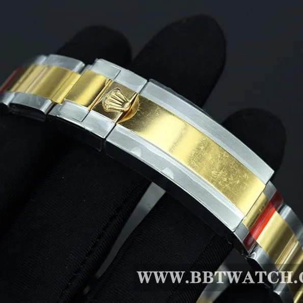 VS FactoryRolex intergold Black Submariner 40 diameter 3135 movementtop-tier watch front view