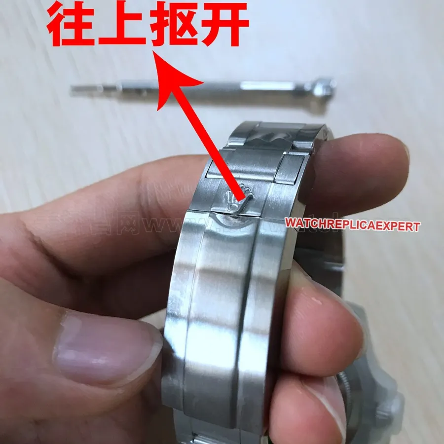 Rolex Rolex Green Aqua Buckle Guide: Open