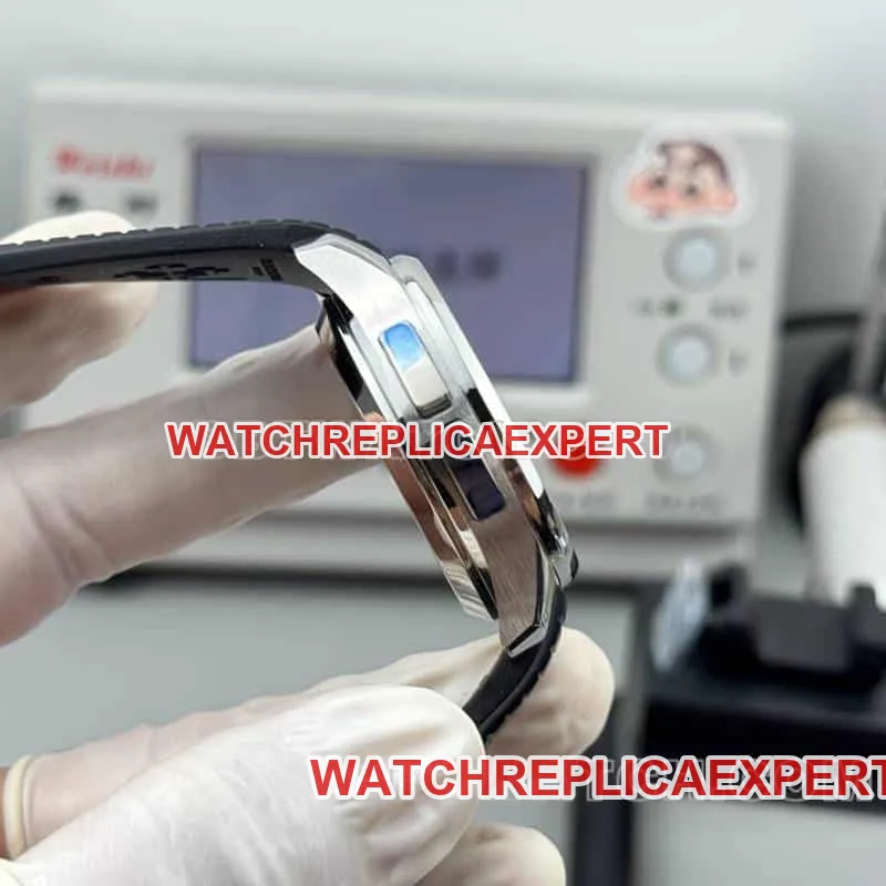 PP factory Patek PhilippeAQUANAUT1:1super cloneblack dial grenade dual time zone 5164front live photo
