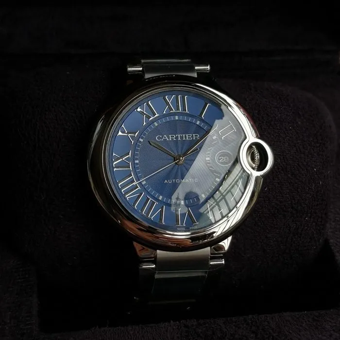 top-tier watch Cartier men's blue dial blue balloon series steel bracelet watch front view