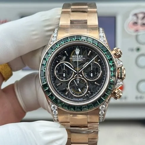 collectible watch RolexPPM factory Daytona hollow plate emerald diamond bezelfront live photo