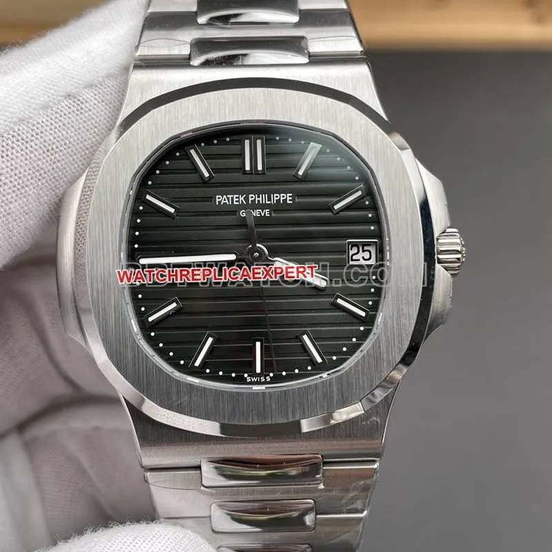 Patek Philippe1:1replica watch DDF factory Nautilus40mmgreen dial324movementsteel bracelet model front live photo