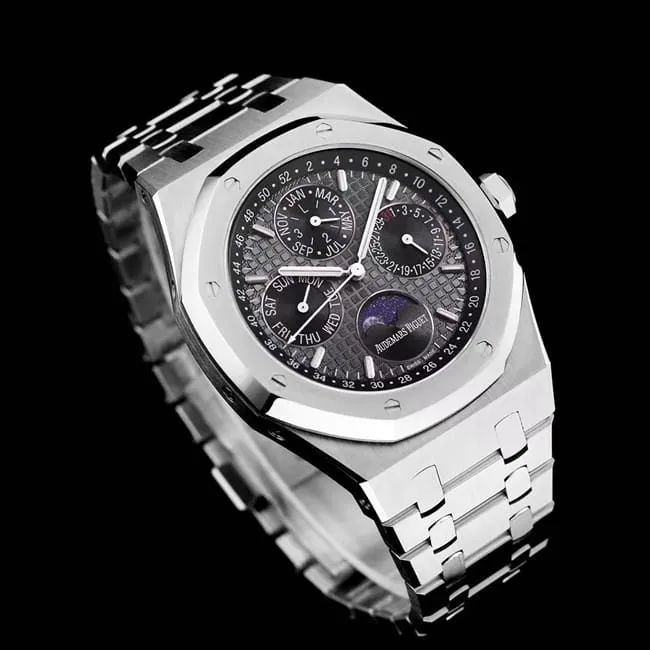 Audemars Piguetreplica watch Royal Oak series automatic movement men's gray plate steel bracelet watch front view