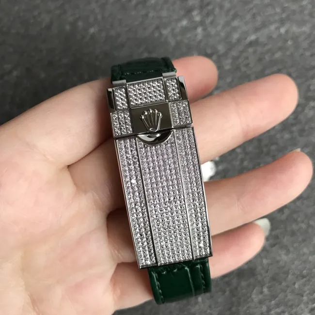 top-tier watch Rolex men's black dial green strap automatic movementleather strapv3 version Submariner series watch front view