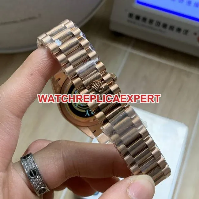 collectible watch QF factory Day-DateRolex ice blue dialrose gold2836 mechanical 36mmfront live photo