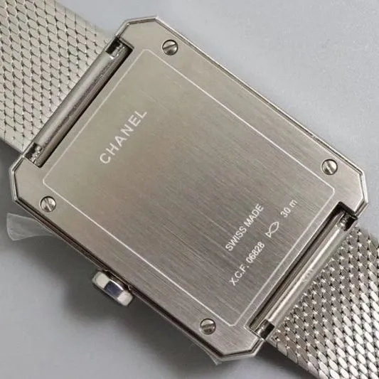 Chanel high-quality watch will be the first PREMIÈRE watch full of feminine charm front view