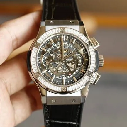 top-tier watch Hublot BIG BANG series Hublot boutique diamond silver case watch front view