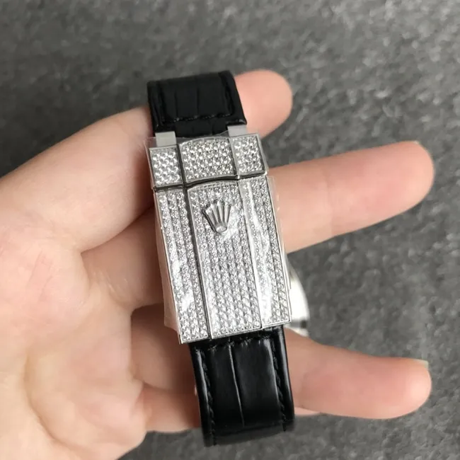 top-tier watch Rolex men's gray plate black belt log series baby's breath automatic movement crocodile leather strap watch front view