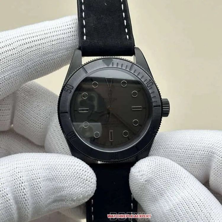 GRTudor Biwan 1:1top-tier replicablack dialleather strap model 2019 Only Watchfront live photo