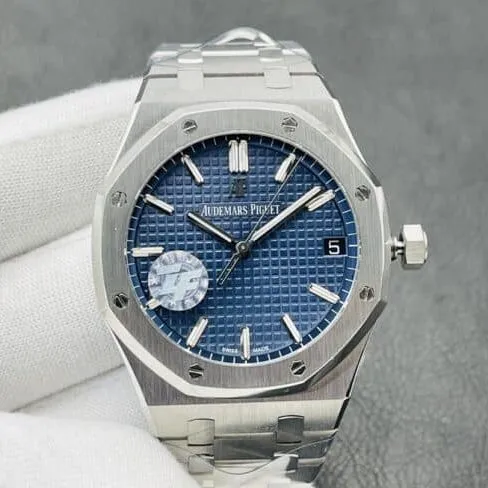 top-tier watch Audemars PiguetRoyal Oak15500V2 version strength interpretation of the defending steel king white steel blue bottom men's watch clasp picture
